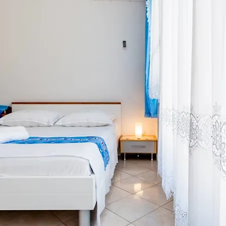 Apartments Silvi Podstrana Exterior photo